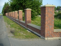 Pfeiler-u. Mauerabdeckplatten in Sichtbeton sandsteinfabig glatt