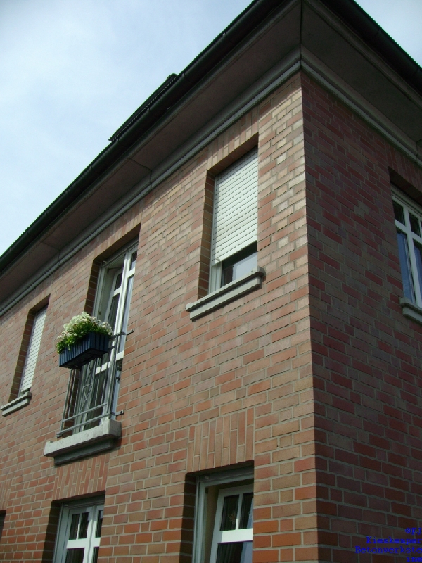 BV: in Warendorf / Gesimsteile u. Fensterbänke