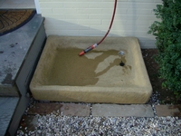 Hundepfoten-Waschbecken mit Abfluss / Sandsteinnachbildung